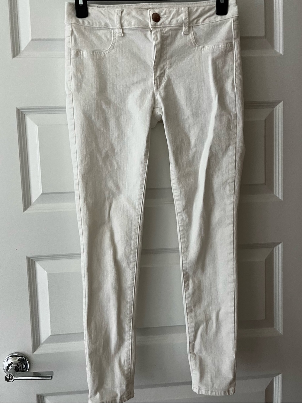 American Eagle Super Super Stretch White Skinny Jeans Size 8 Reg